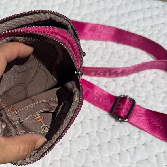 Montana west hot pink leather crossbody - Picture 5 of 5